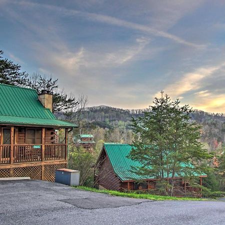 Pigeon Forge Cabin With Hot Tub And Mountain Views! Exterior photo