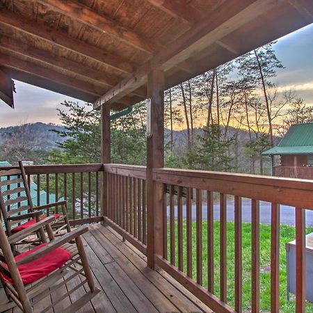 Pigeon Forge Cabin With Hot Tub And Mountain Views! Exterior photo
