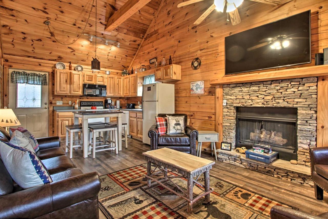 Pigeon Forge Cabin With Hot Tub And Mountain Views! Exterior photo