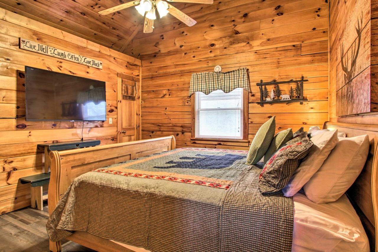 Pigeon Forge Cabin With Hot Tub And Mountain Views! Exterior photo