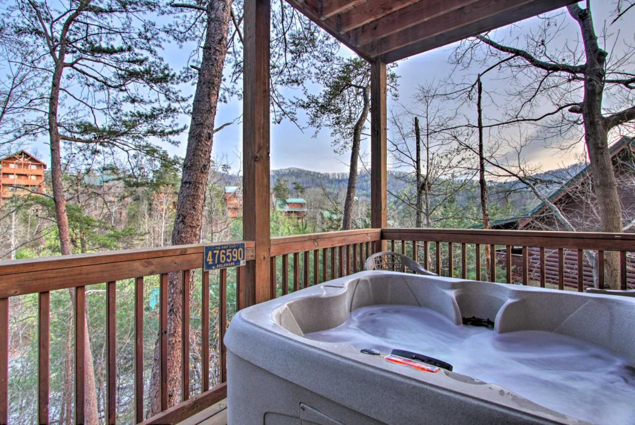 Pigeon Forge Cabin With Hot Tub And Mountain Views! Exterior photo