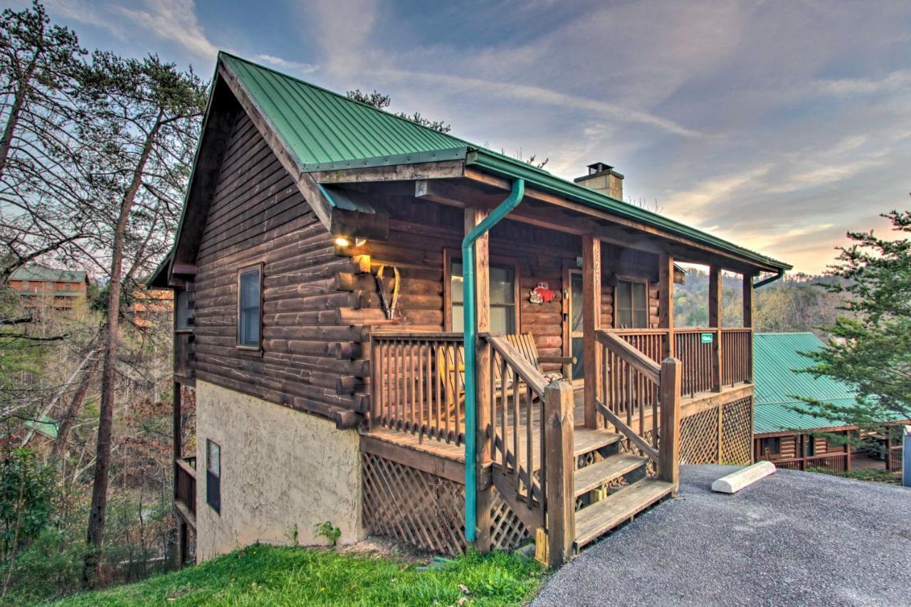 Pigeon Forge Cabin With Hot Tub And Mountain Views! Exterior photo