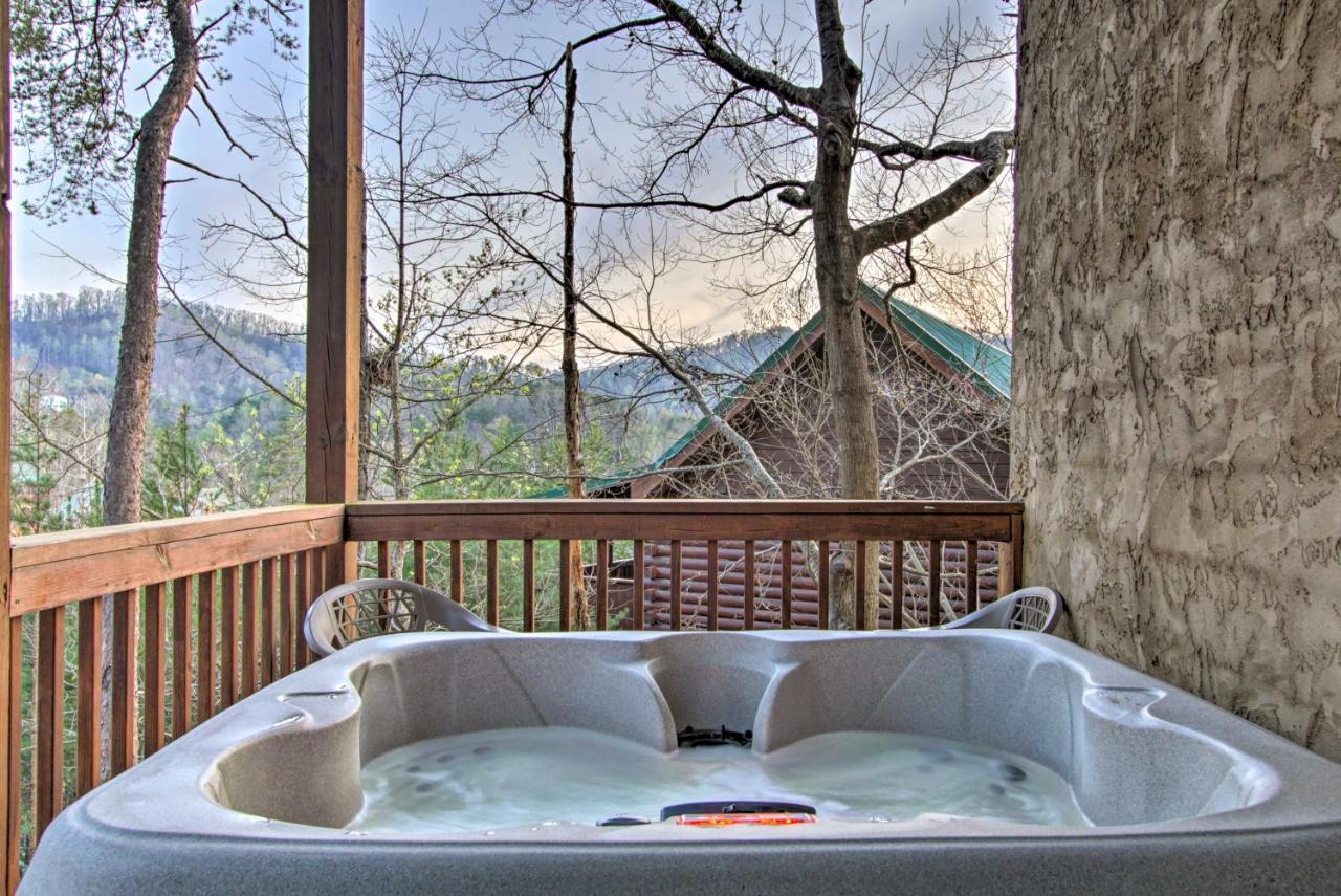 Pigeon Forge Cabin With Hot Tub And Mountain Views! Exterior photo