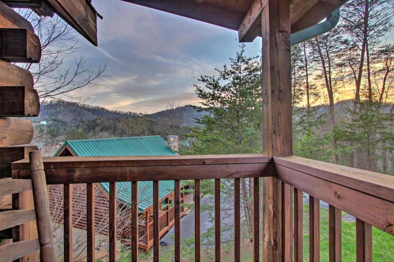 Pigeon Forge Cabin With Hot Tub And Mountain Views! Exterior photo