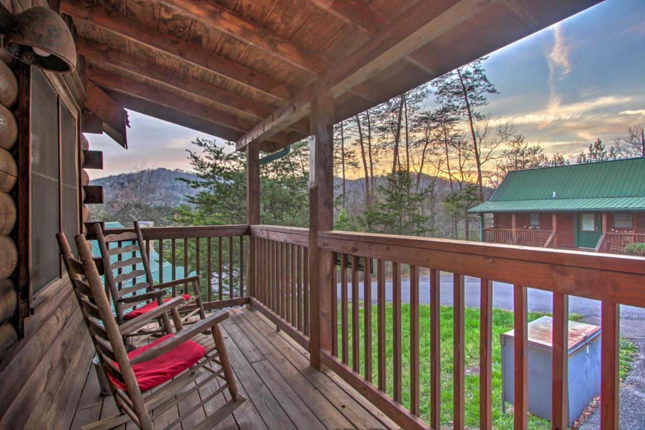 Pigeon Forge Cabin With Hot Tub And Mountain Views! Exterior photo
